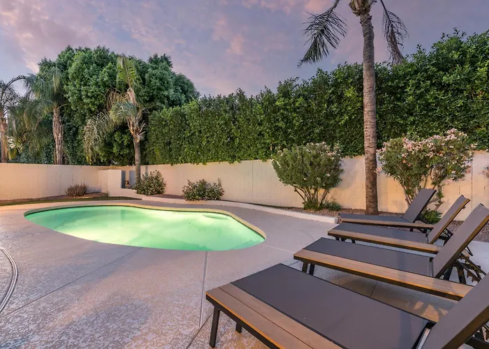 Black Palm Sparkling Pool Pool Table Close To Kierland Entertainment Newly Designed Beauty Holiday home *