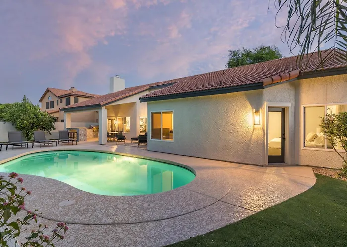 Black Palm Sparkling Pool Pool Table Close To Kierland Entertainment Newly Designed Beauty Holiday home *